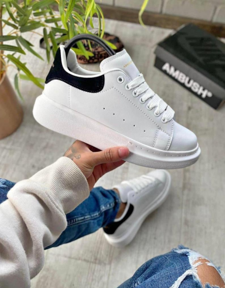 Alexander McQueen Oversized Sneakers – Blanco & Negro ®